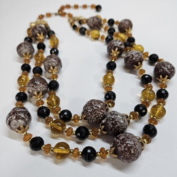 VINTAGE Glass and Plastic Beaded Three Strand Necklace - Picture 5 of 6